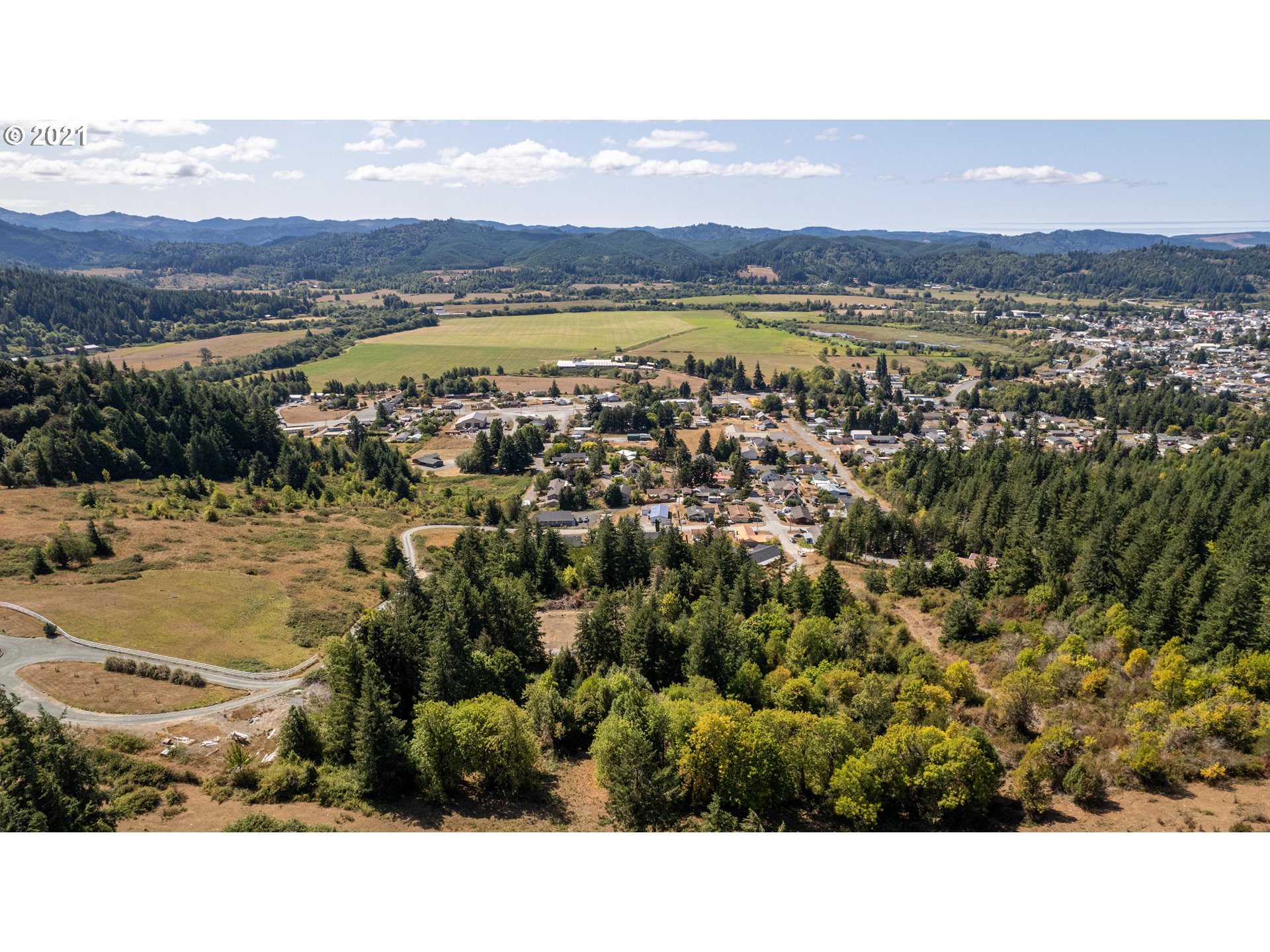 2375 King Lane Myrtle Point, OR 97458 - Photo 9 of 22 Gallery Image 9
