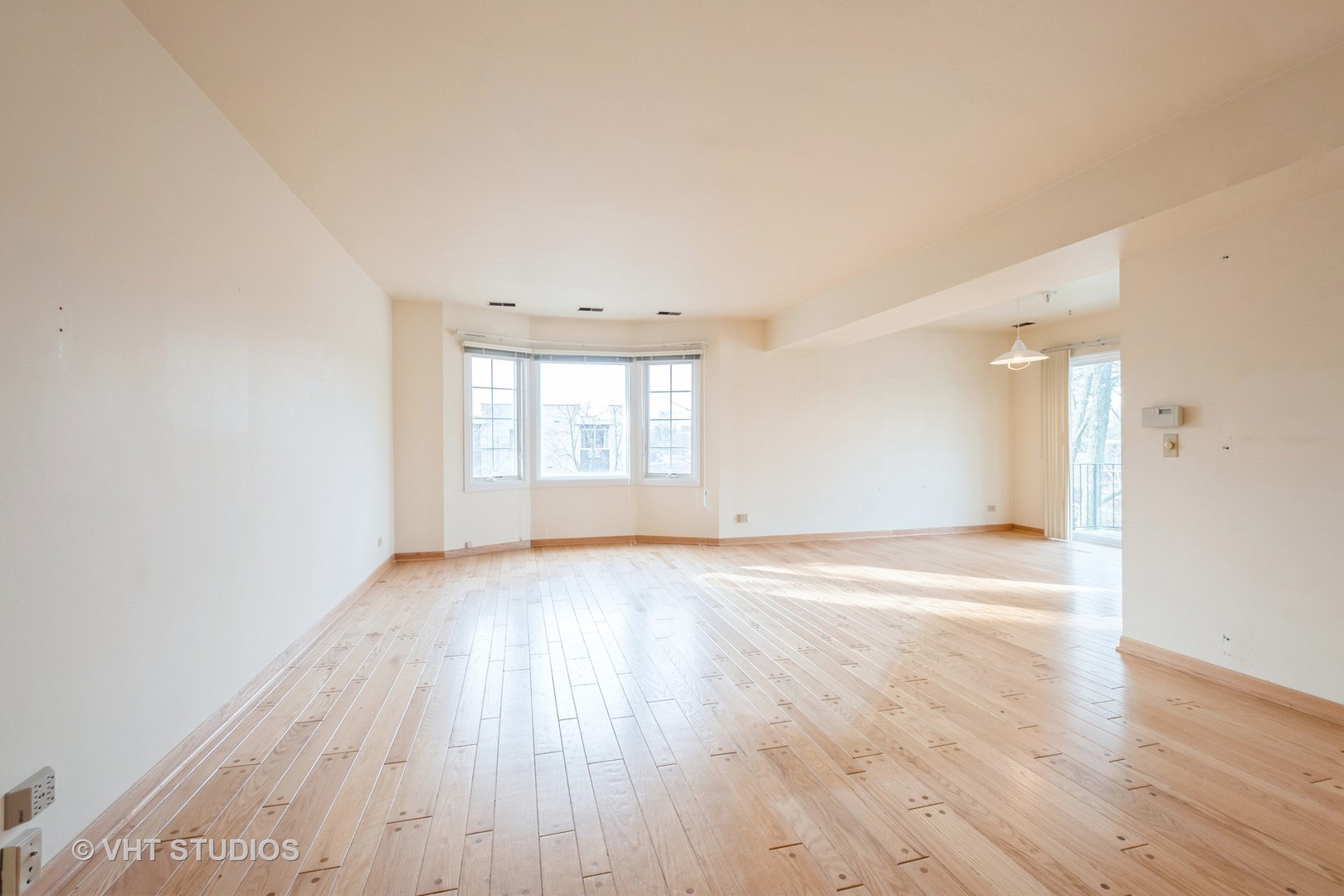 701 Ridge Road, Unit 4DS Wilmette, IL 60091 - Photo 3 of 11 Gallery Image 3