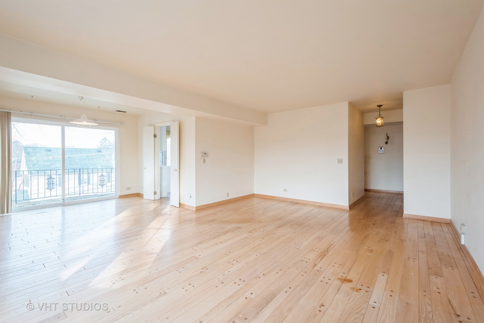 701 Ridge Road, Unit 4DS Wilmette, IL 60091 - Photo 4 of 11 Gallery Image 4