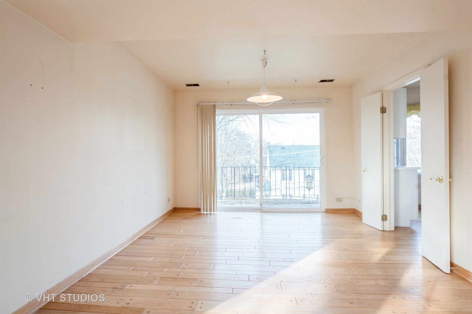 701 Ridge Road, Unit 4DS Wilmette, IL 60091 - Photo 5 of 11 Gallery Image 5