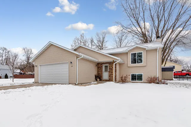 $327,500 | 225 19th Street Northeast, Owatonna, MN 55060