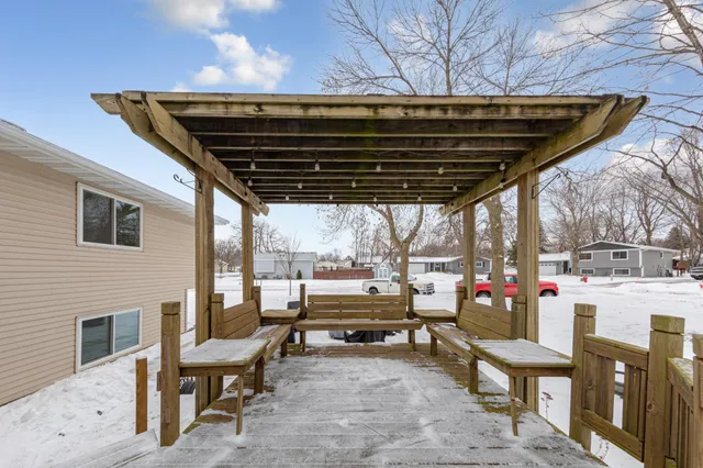 $327,500 | 225 19th Street Northeast, Owatonna, MN 55060