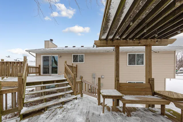 $327,500 | 225 19th Street Northeast, Owatonna, MN 55060