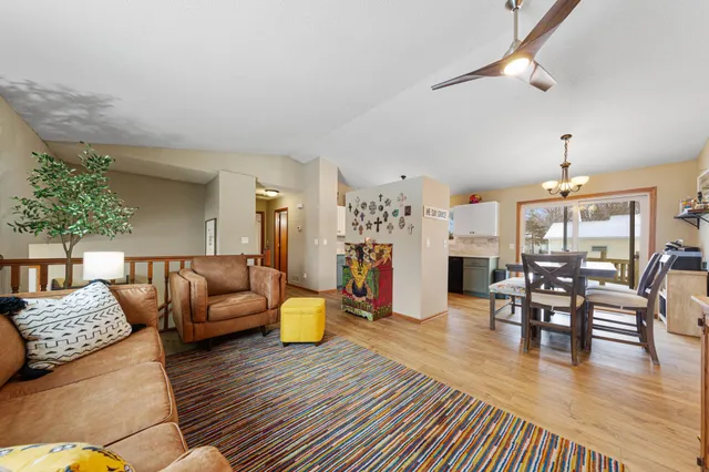 $327,500 | 225 19th Street Northeast, Owatonna, MN 55060