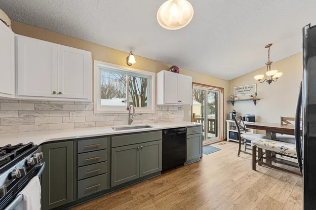 $327,500 | 225 19th Street Northeast, Owatonna, MN 55060