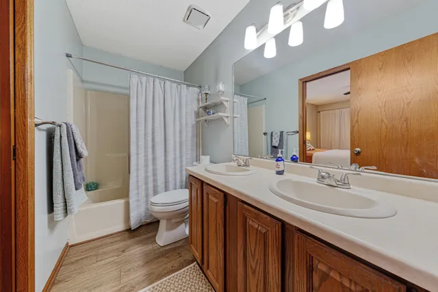 $327,500 | 225 19th Street Northeast, Owatonna, MN 55060