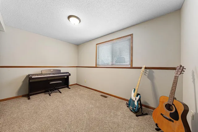 $327,500 | 225 19th Street Northeast, Owatonna, MN 55060