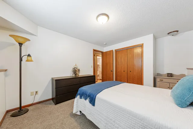 $327,500 | 225 19th Street Northeast, Owatonna, MN 55060