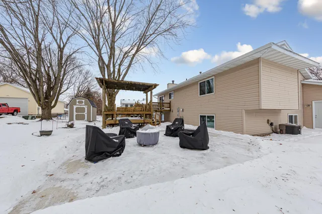 $327,500 | 225 19th Street Northeast, Owatonna, MN 55060