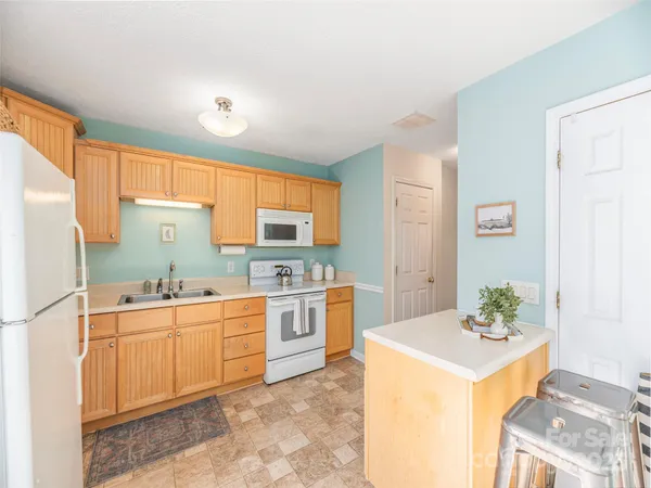 $335,000 | 53 Vancott Court, Clyde, NC 28721