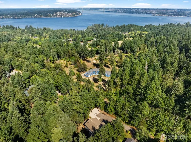 $780,000 | 1099 Makah Place, Fox Island, WA 98333