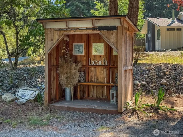 $780,000 | 1099 Makah Place, Fox Island, WA 98333