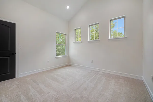 $499,999 | 290 Apple Valley Drive, Panorama Village, TX 77304
