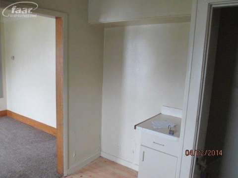 2009 Raskob Street Flint, MI 48504 - Photo 5 of 17 20398429-4.JPG
