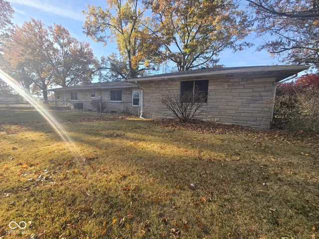 $110,000 | 700 East Mary Lane, Terre Haute, IN 47802