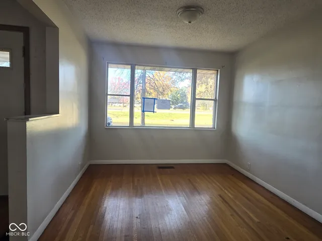 $110,000 | 700 East Mary Lane, Terre Haute, IN 47802