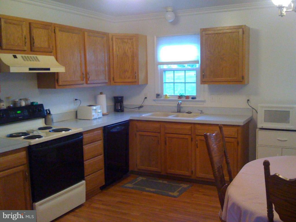 403 Groffdale Road Quarryville, PA 17566 - Photo 3 of 7 Gallery Image 3