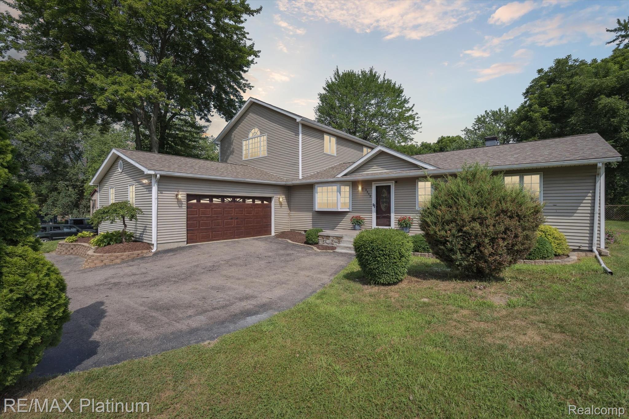 3302 Rolston Road Fenton, MI 48430 - Photo 1 of 54 02-3302-Rolston-Rd-Fenton-MI-48430-WindowStill-DTN-02.jpg
