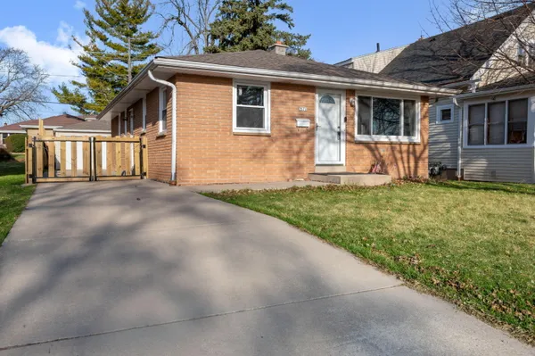 $254,888 | 2571 South 68th Street, Milwaukee, WI 53219