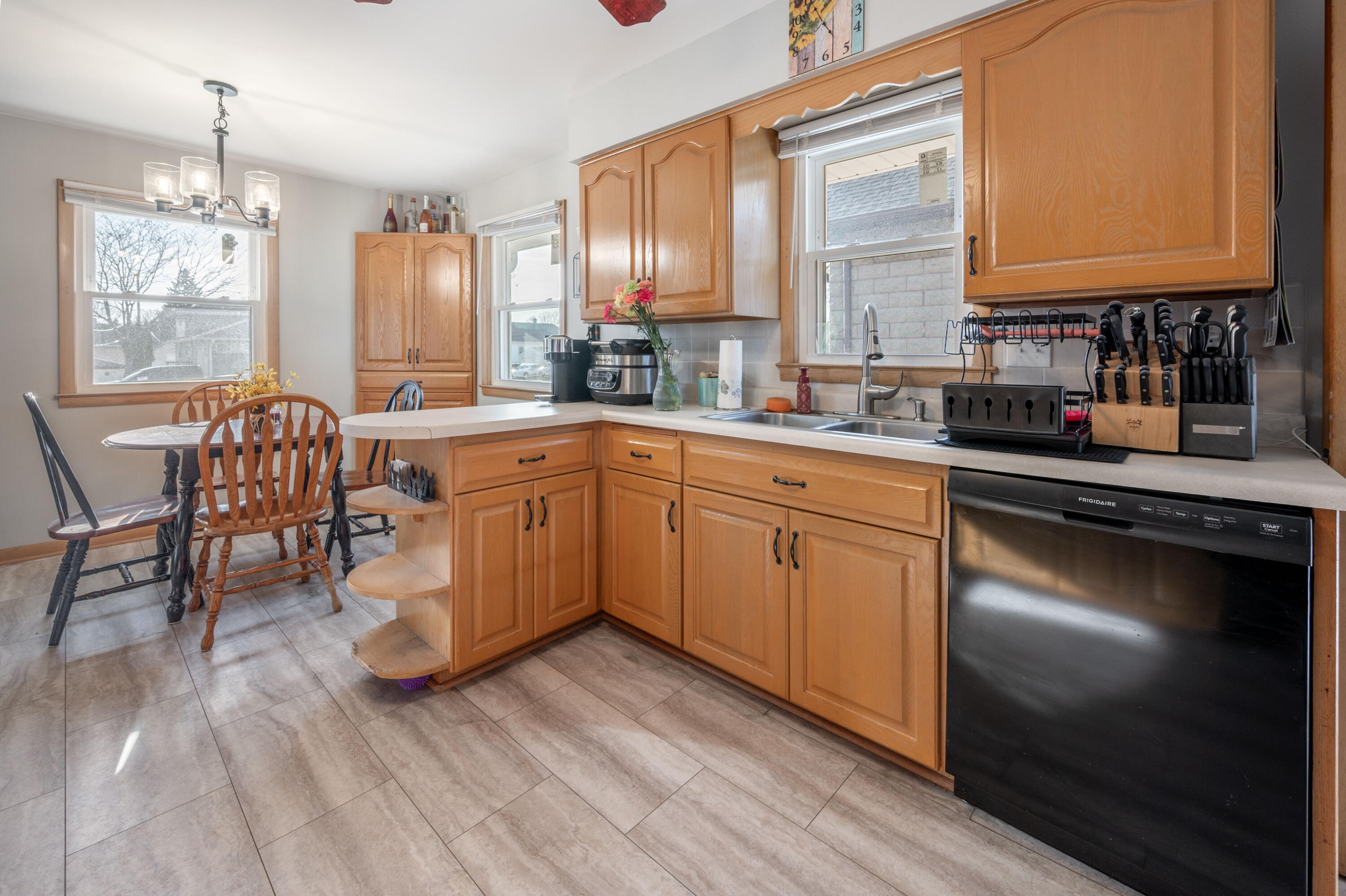 2571 South 68th Street Milwaukee, WI 53219 - Photo 8 of 32 Kit Sink w Dining