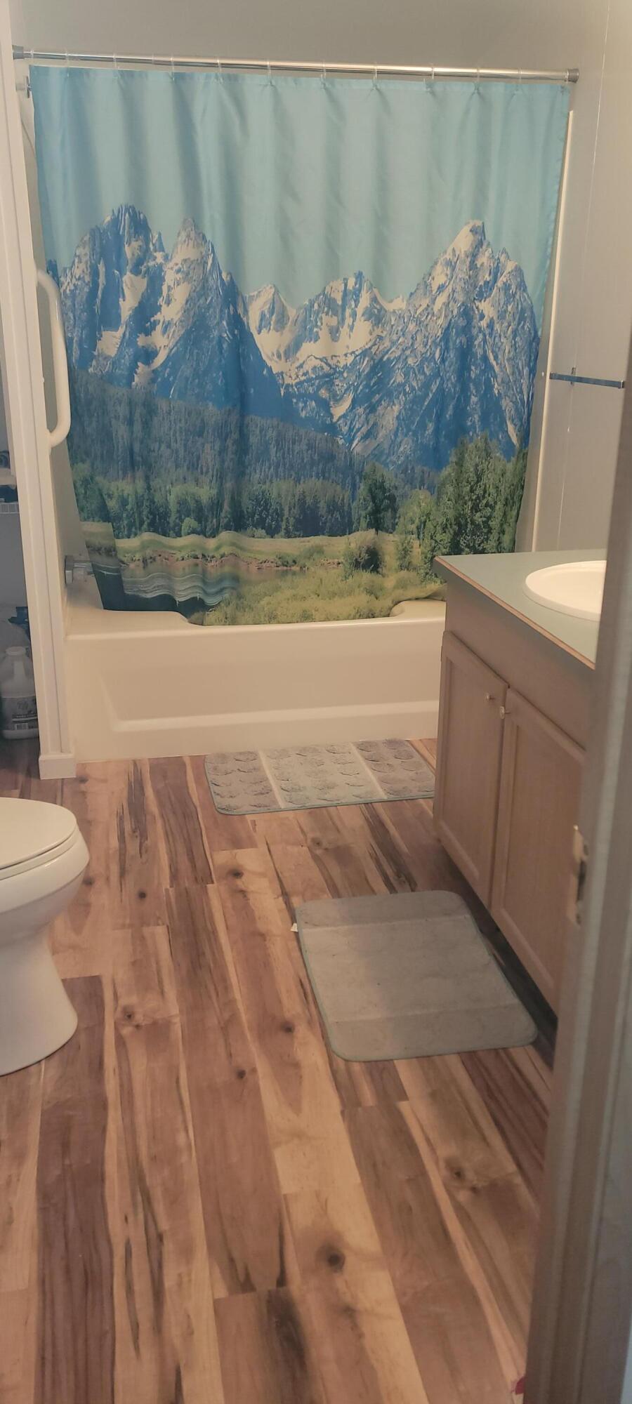 10220 Southwest Ruth Drive Culver, OR 97734 - Photo 15 of 28 Master Bathroom