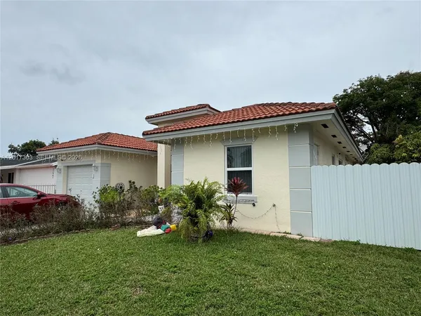 $1,300 | 11951 Southwest 192nd Terrace, Miami, FL 33177