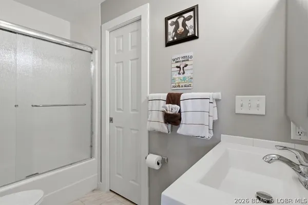 $199,900 | 575 Park Pl Drive, Unit 2B, Kaiser, MO 65047