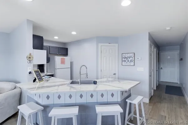 $199,900 | 575 Park Pl Drive, Unit 2B, Kaiser, MO 65047