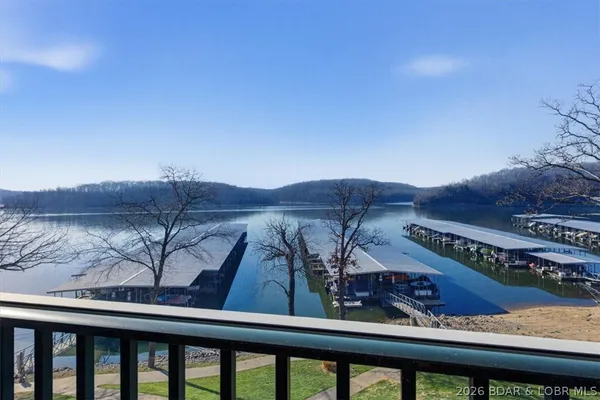 $199,900 | 575 Park Pl Drive, Unit 2B, Kaiser, MO 65047