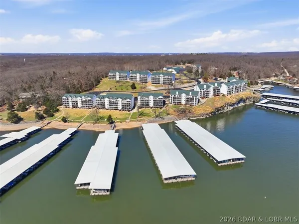 $199,900 | 575 Park Pl Drive, Unit 2B, Kaiser, MO 65047