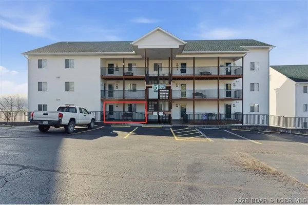 $199,900 | 575 Park Pl Drive, Unit 2B, Kaiser, MO 65047