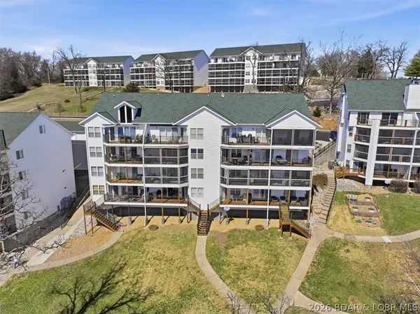 $199,900 | 575 Park Pl Drive, Unit 2B, Kaiser, MO 65047