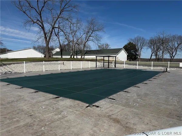 $199,900 | 575 Park Pl Drive, Unit 2B, Kaiser, MO 65047