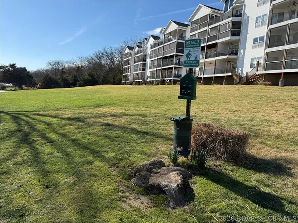 $199,900 | 575 Park Pl Drive, Unit 2B, Kaiser, MO 65047