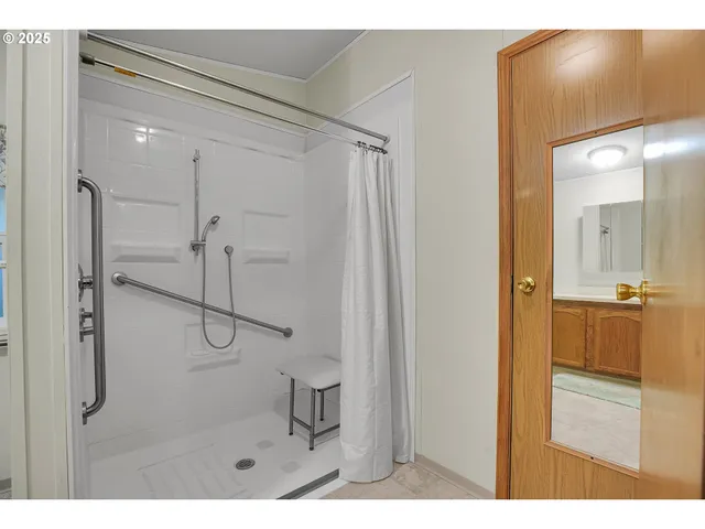 a view of an empty room and window