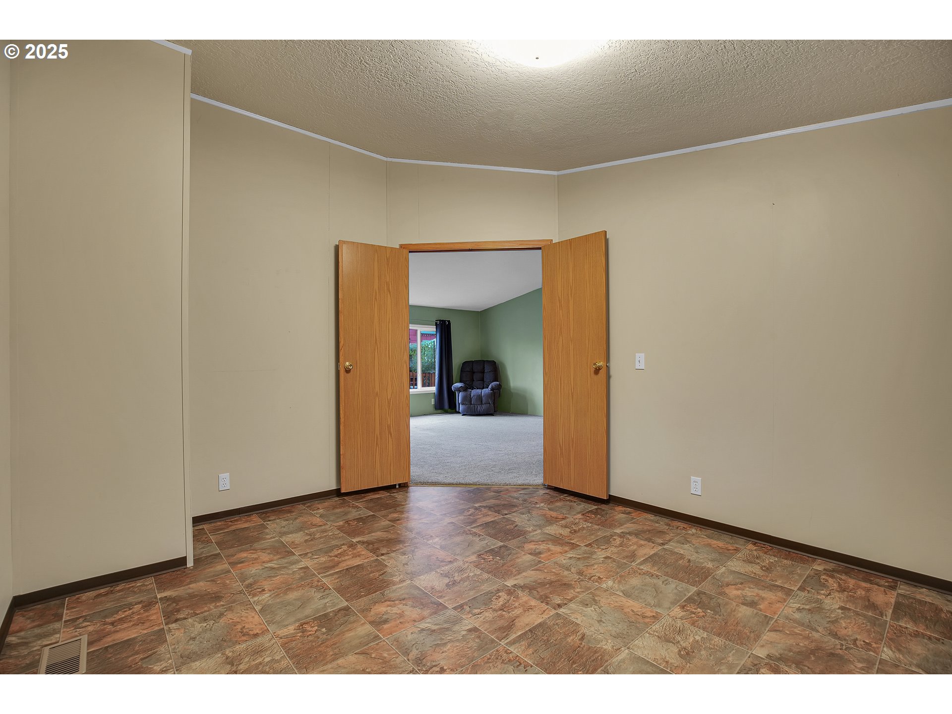 51459 Westlake Drive, Unit 102 Scappoose, OR 97056 - Photo 36 of 40 a view of a room with a hallway