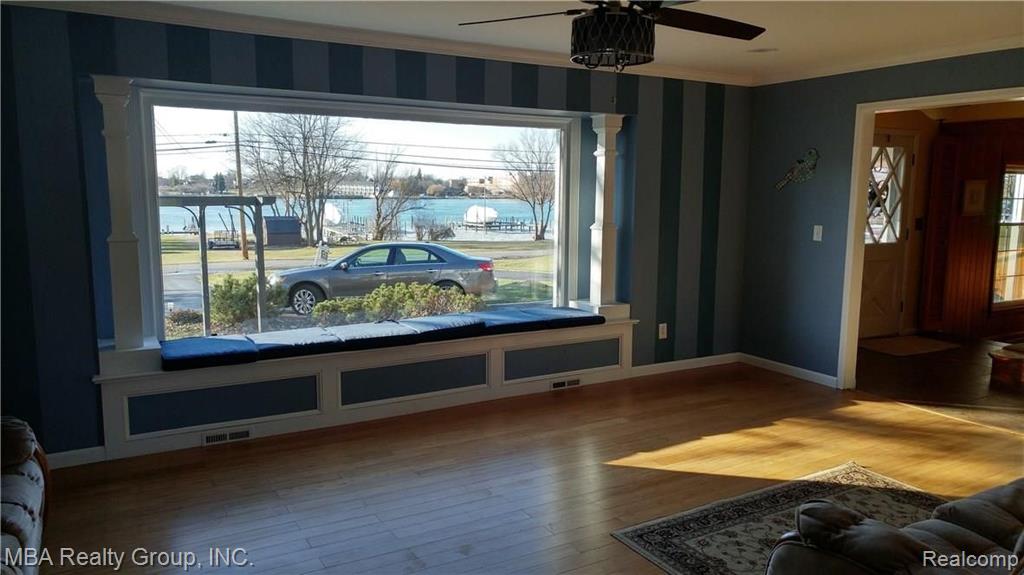 22271 West River Road Grosse Ile, MI 48138 - Photo 13 of 41