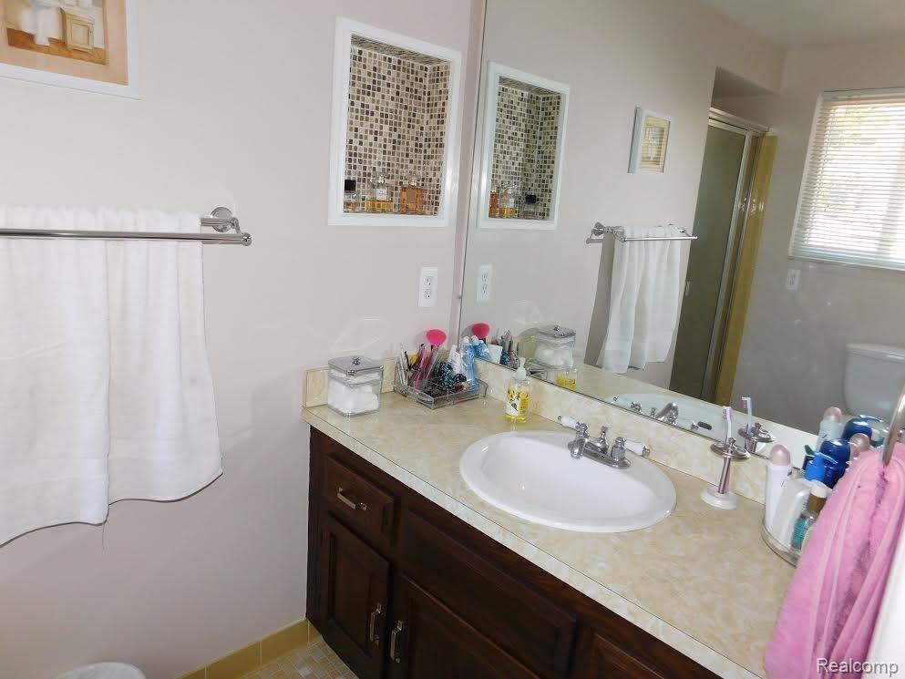 3357 Innsbrook Drive Rochester Hills, MI 48309 - Photo 16 of 20
