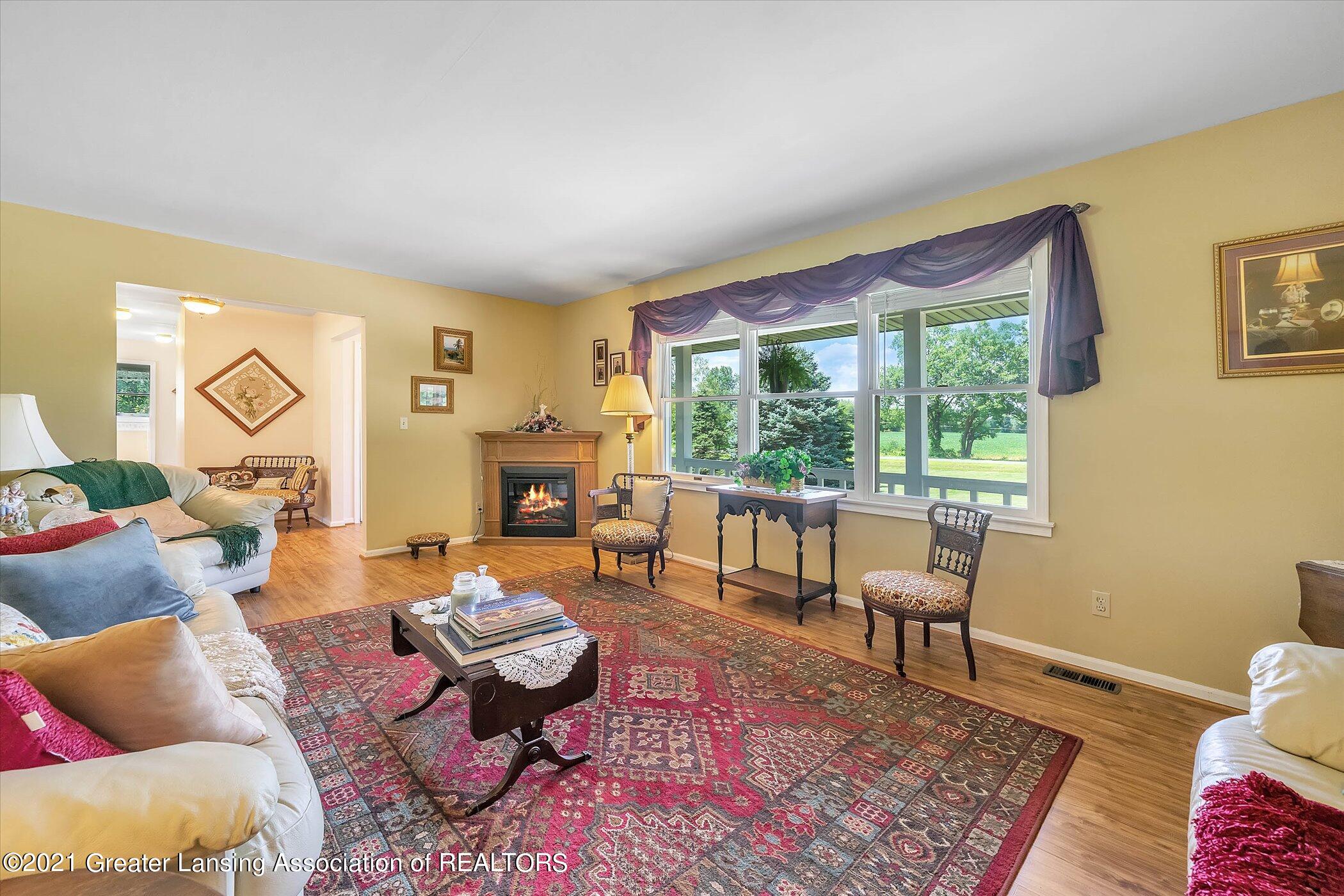 4483 West Britton Road Perry, MI 48872 - Photo 7 of 45 MAIN FLOOR Living Room