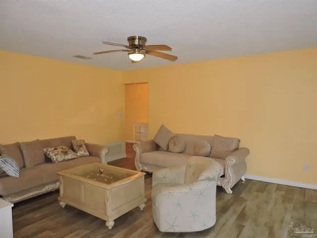 $2,100 | 12134 Longwood Drive, Pensacola, FL 32507