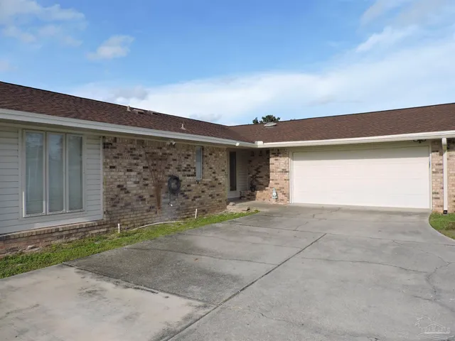$2,100 | 12134 Longwood Drive, Pensacola, FL 32507