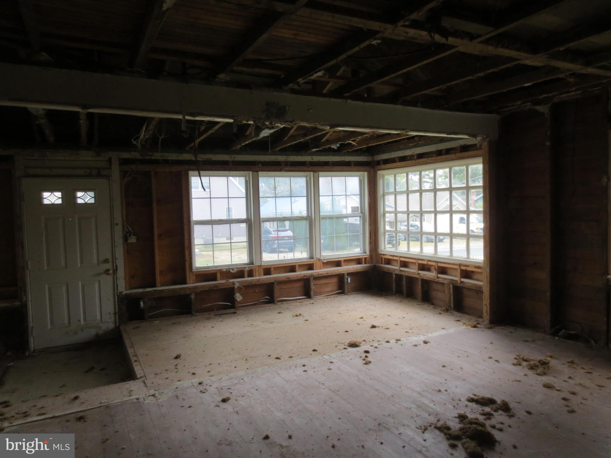 21 Hacks Point Road Earleville, MD 21919 - Photo 6 of 15 a view of an empty room with a window