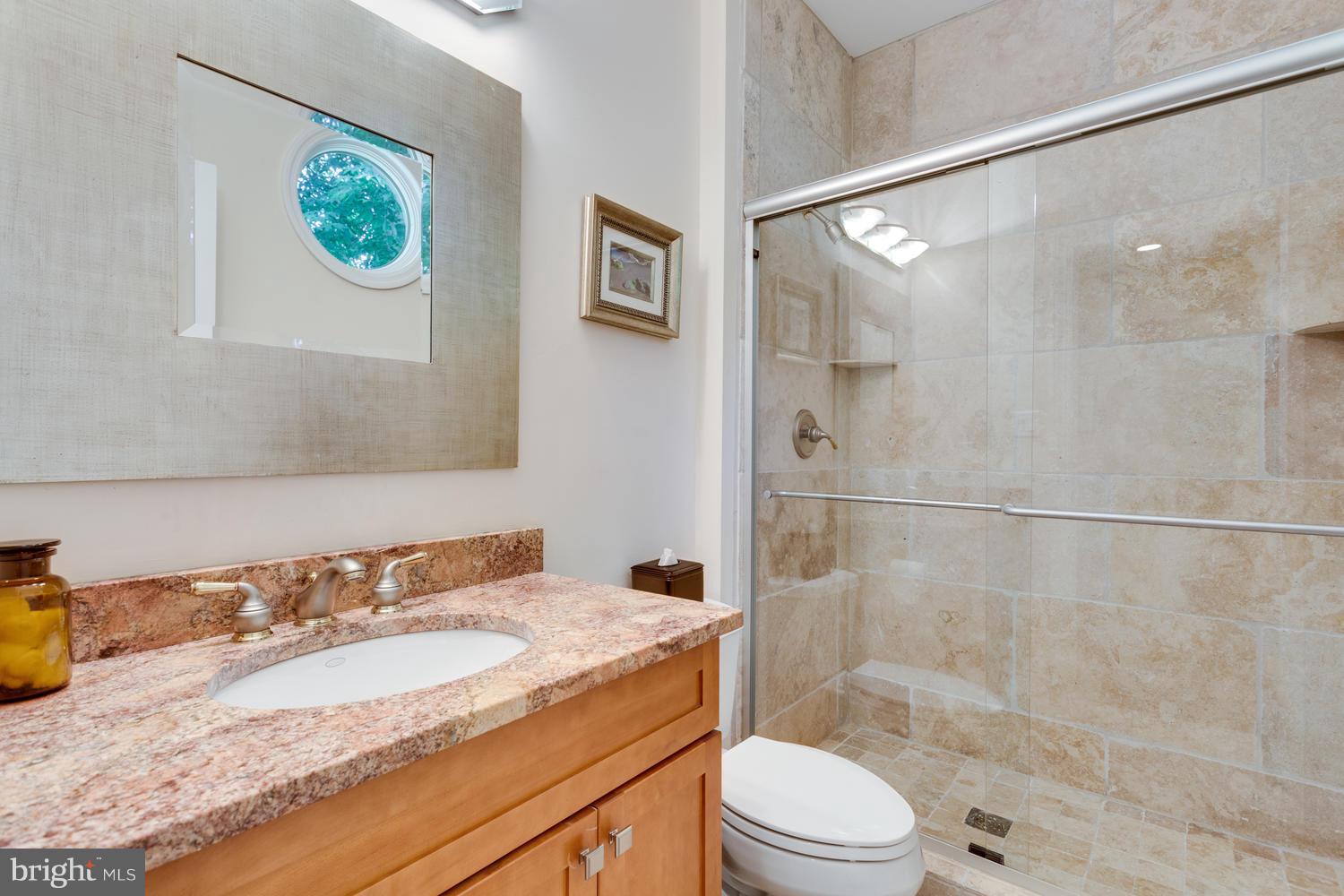 7205 Matthew Mills Road McLean, VA 22101 - Photo 15 of 30 En-Suite Bath