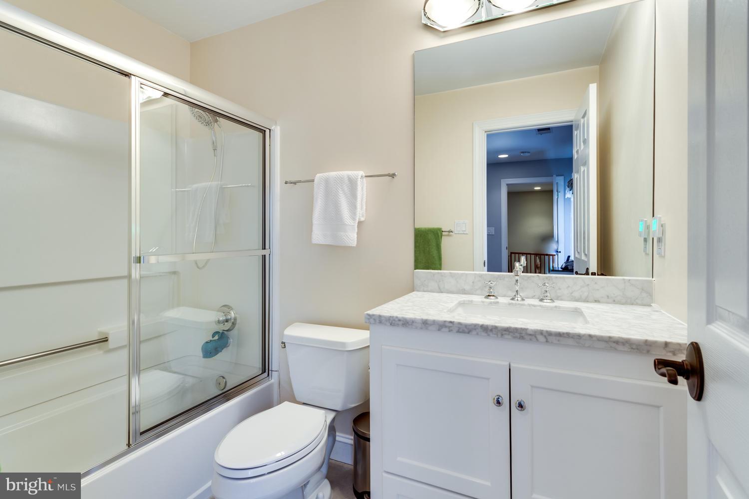 7205 Matthew Mills Road McLean, VA 22101 - Photo 21 of 30 En-Suite Bath