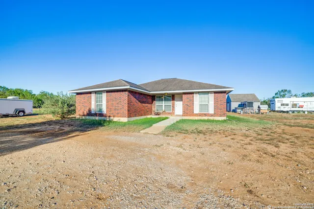 $375,000 | 8180 Fm 2146, Jourdanton, TX 78026