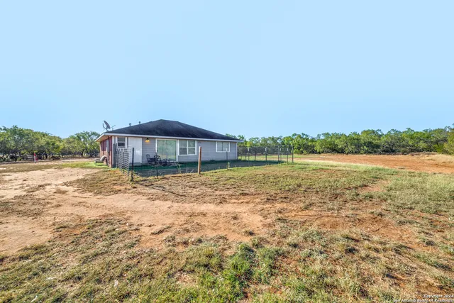 $375,000 | 8180 Fm 2146, Jourdanton, TX 78026