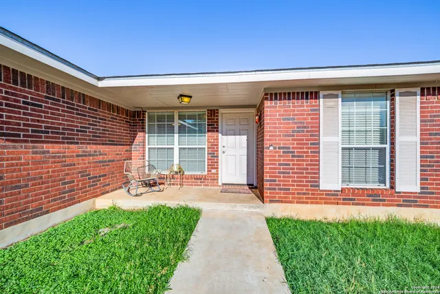 $375,000 | 8180 Fm 2146, Jourdanton, TX 78026