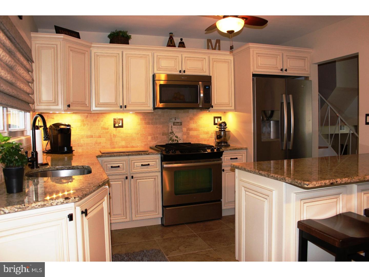 1139 Norwalk Road Philadelphia, PA 19115 - Photo 11 of 24 Kitchen
