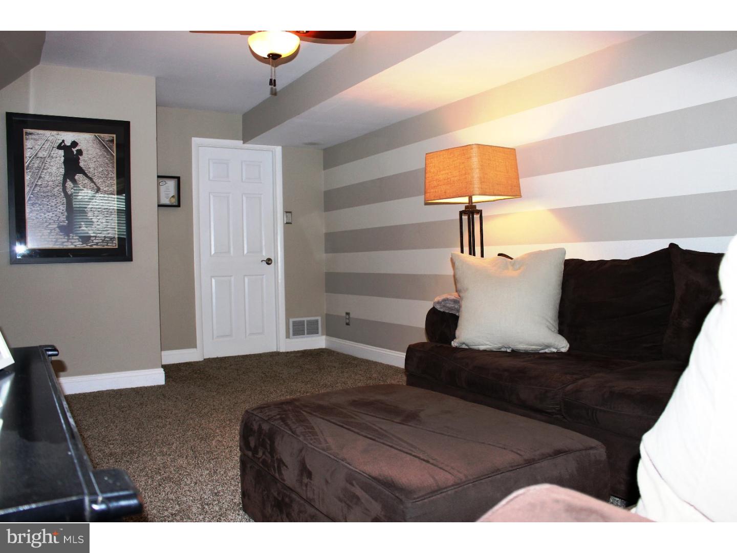 1139 Norwalk Road Philadelphia, PA 19115 - Photo 12 of 24 Family Room