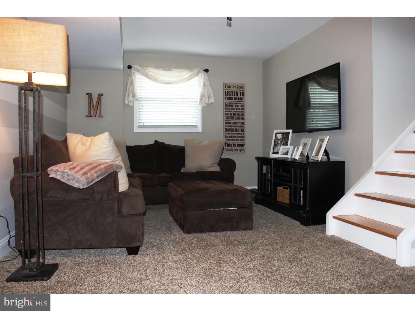 1139 Norwalk Road Philadelphia, PA 19115 - Photo 13 of 24 Family Room